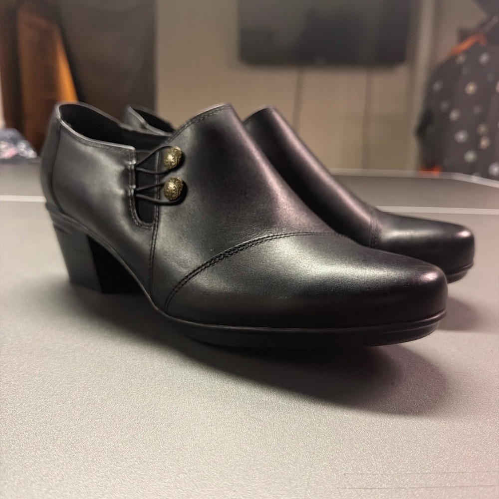 NWT Clarks Emslie Warren Black Leather Low Heel Ankle Booties Women's 12W Wide